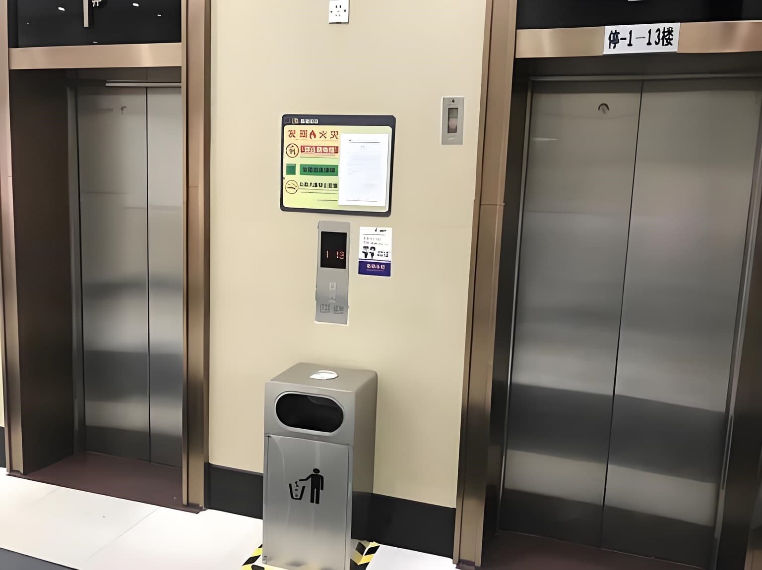 电梯厅